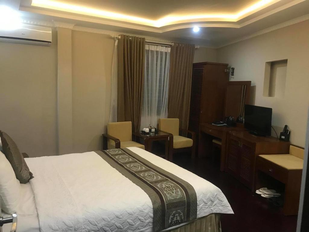 Holiday Hotel Hai Phong Bagian luar foto