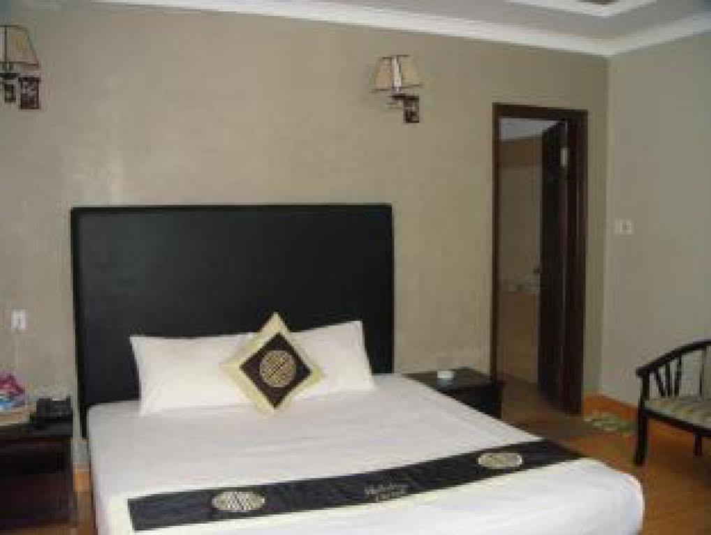 Holiday Hotel Hai Phong Bagian luar foto